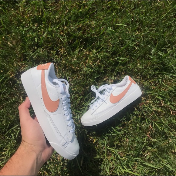 nike blazer low rose gold
